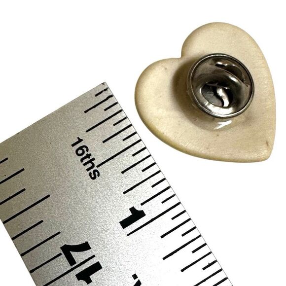 Hand painted porcelain heart pin - Picture 5 of 5